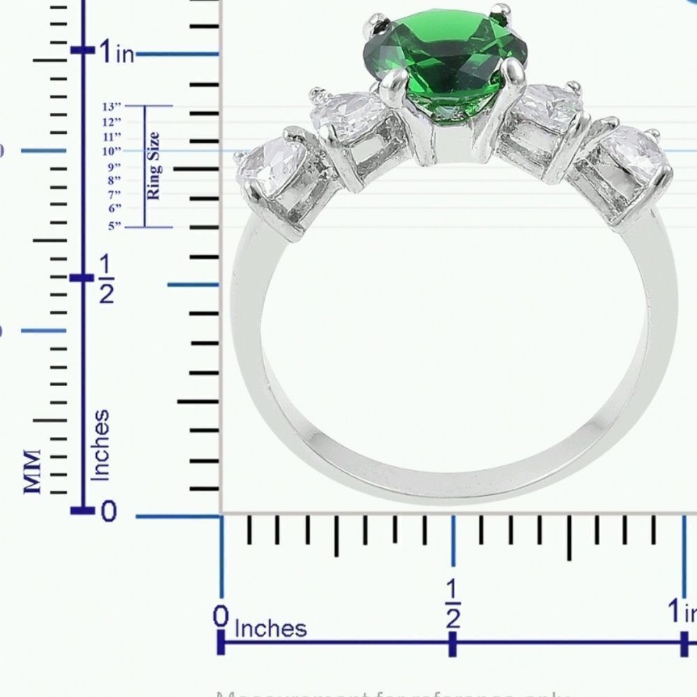 Simulated Emerald ring. Size 9 - Picture 4 of 4